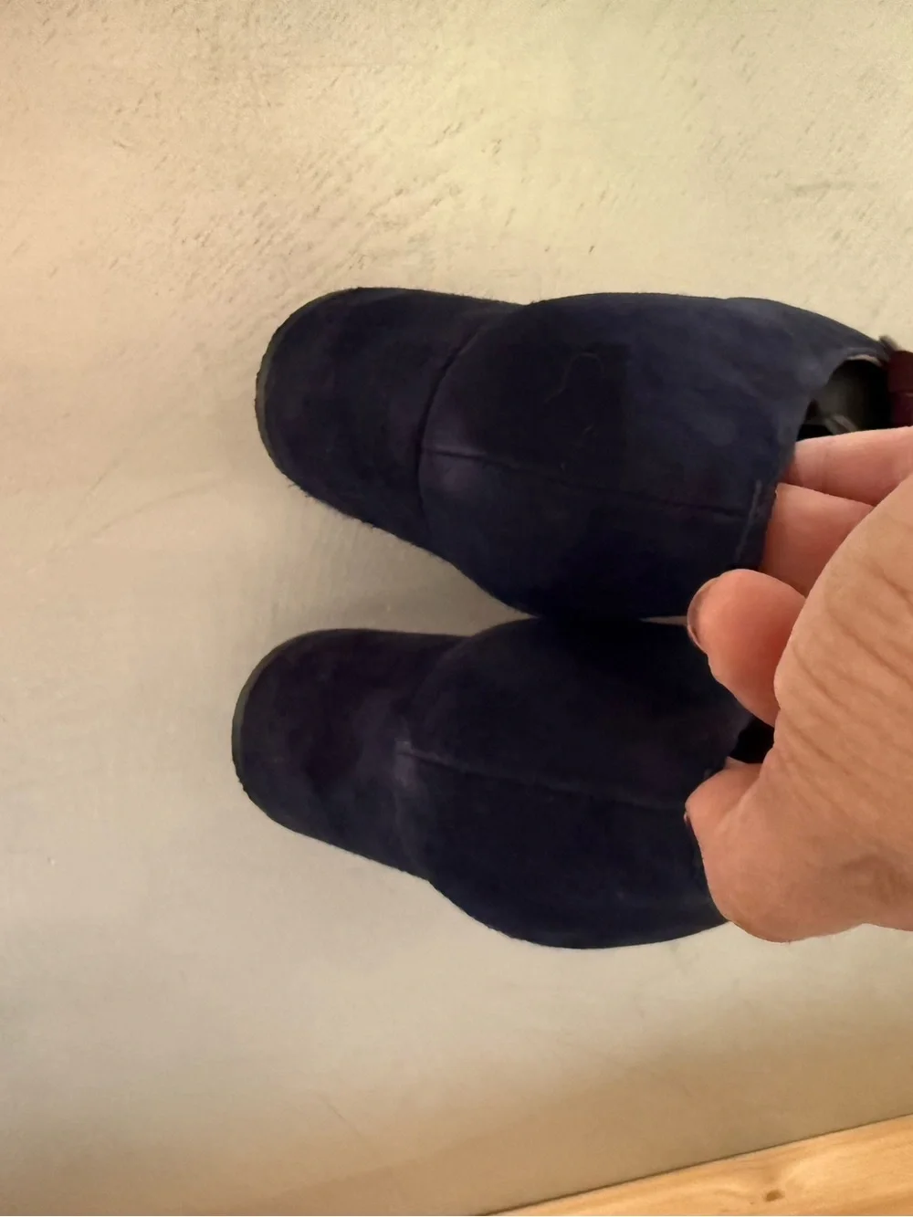 CAFÈ NOIR Suede Loafers